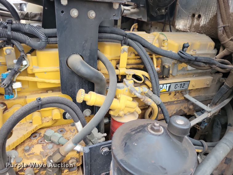 image for item NB9761 2003 Kenworth T800 box truck