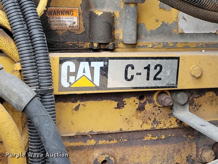 image for item NB9761 2003 Kenworth T800 box truck