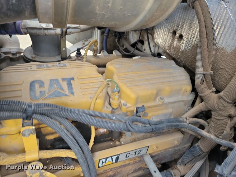 image for item NB9761 2003 Kenworth T800 box truck