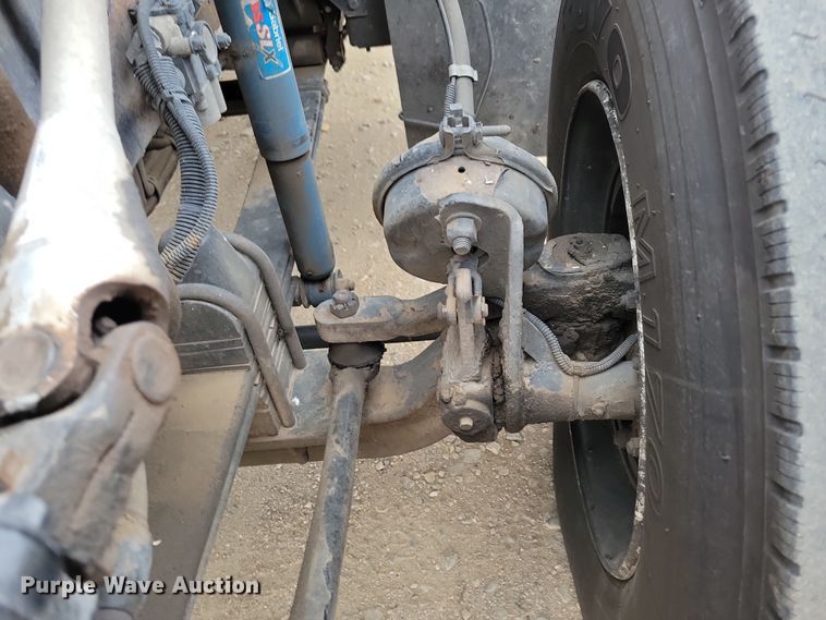 image for item NB9761 2003 Kenworth T800 box truck