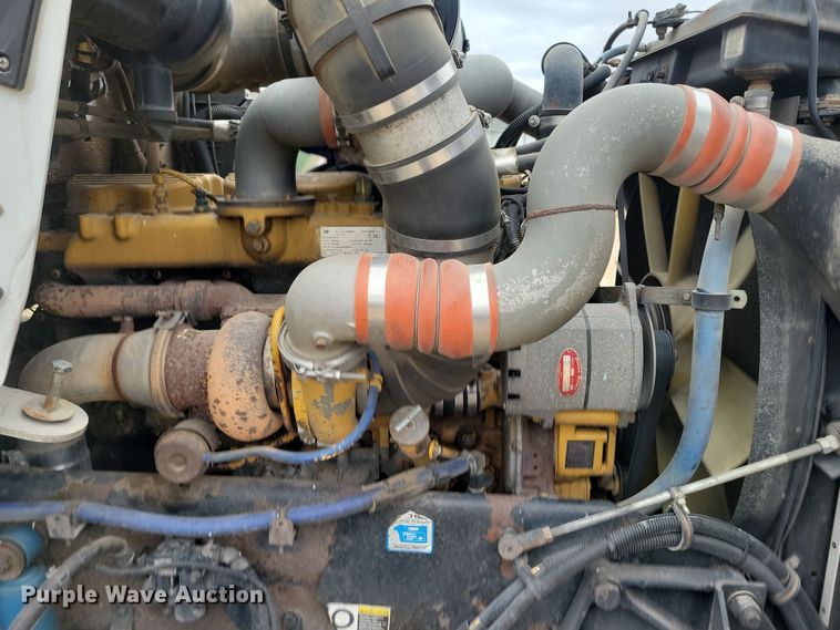 image for item NB9761 2003 Kenworth T800 box truck