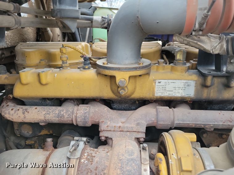 image for item NB9761 2003 Kenworth T800 box truck