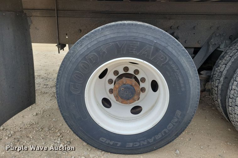 image for item NB9761 2003 Kenworth T800 box truck