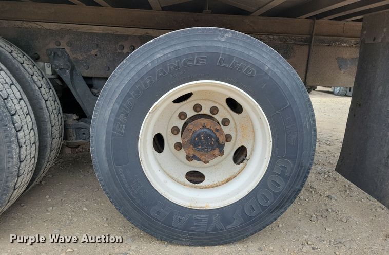 image for item NB9761 2003 Kenworth T800 box truck