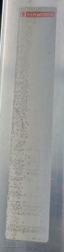 image for item NB9761 2003 Kenworth T800 box truck
