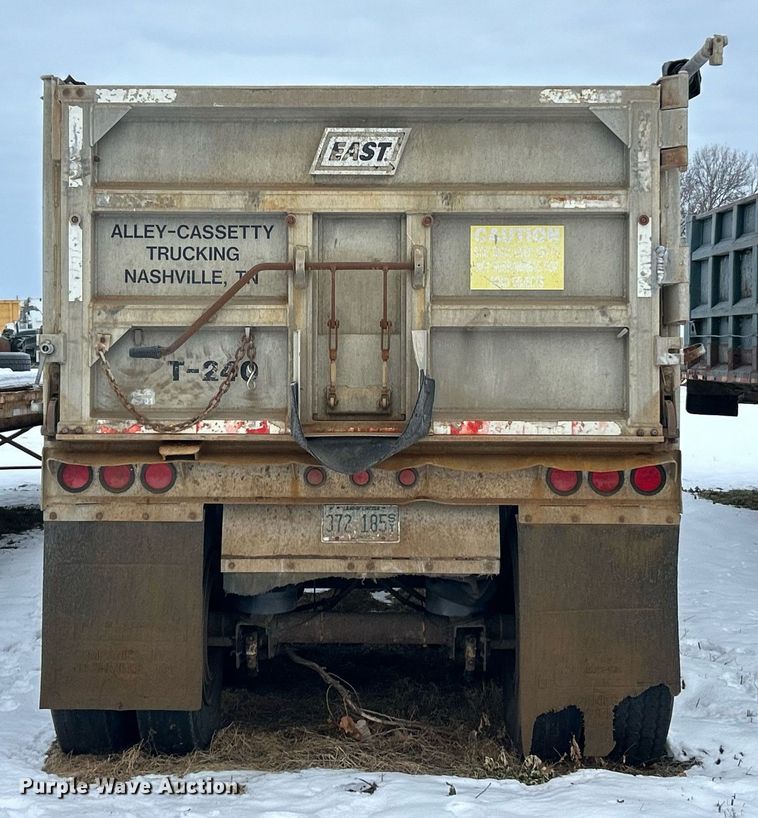 image for item NJ9738 2002 East XLS end dump trailer