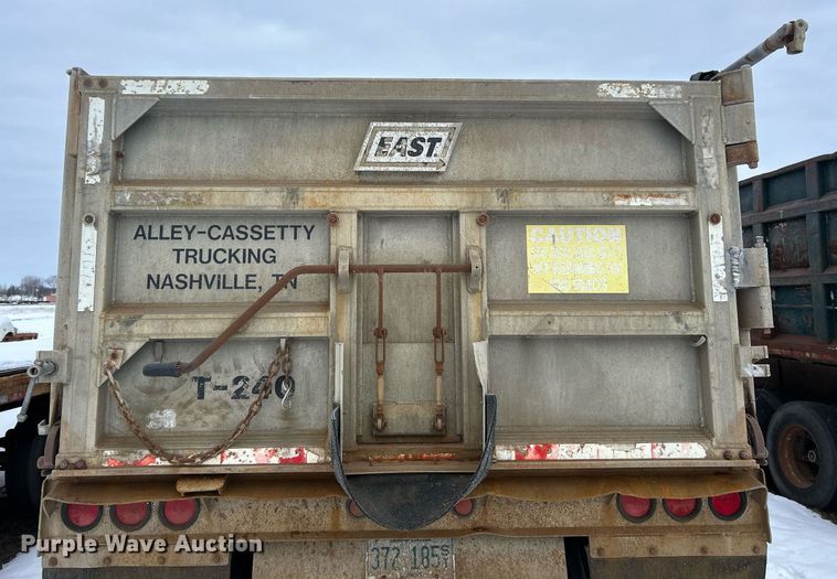 image for item NJ9738 2002 East XLS end dump trailer