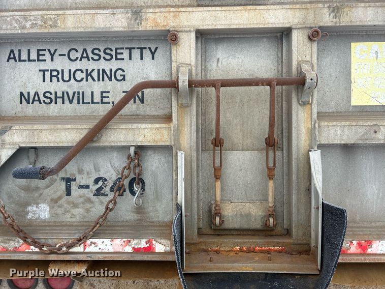 image for item NJ9738 2002 East XLS end dump trailer