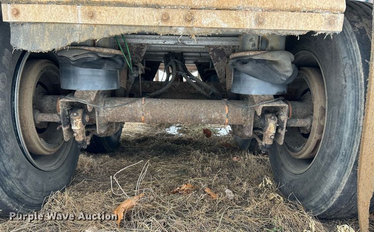 image for item NJ9738 2002 East XLS end dump trailer