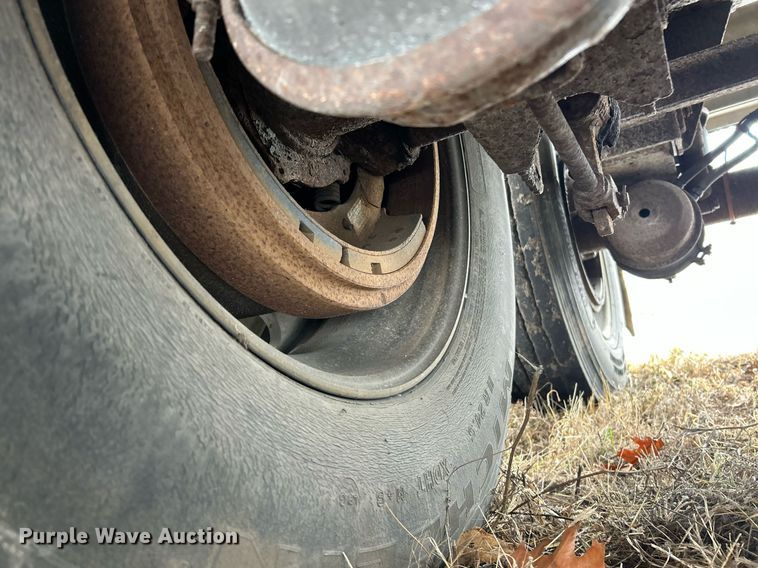 image for item NJ9738 2002 East XLS end dump trailer