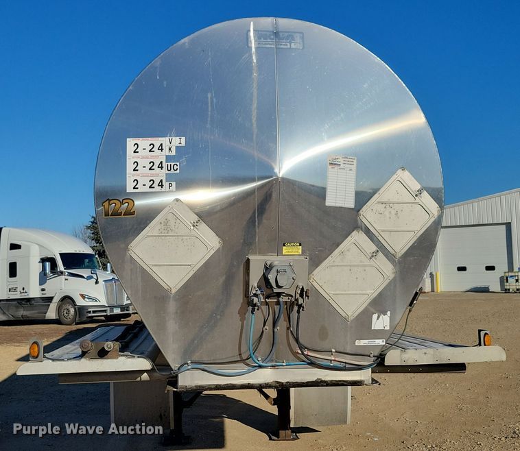 image for item OH9509 2000 Nova tank trailer