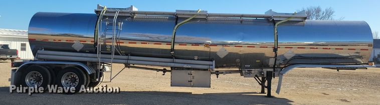image for item OH9509 2000 Nova tank trailer