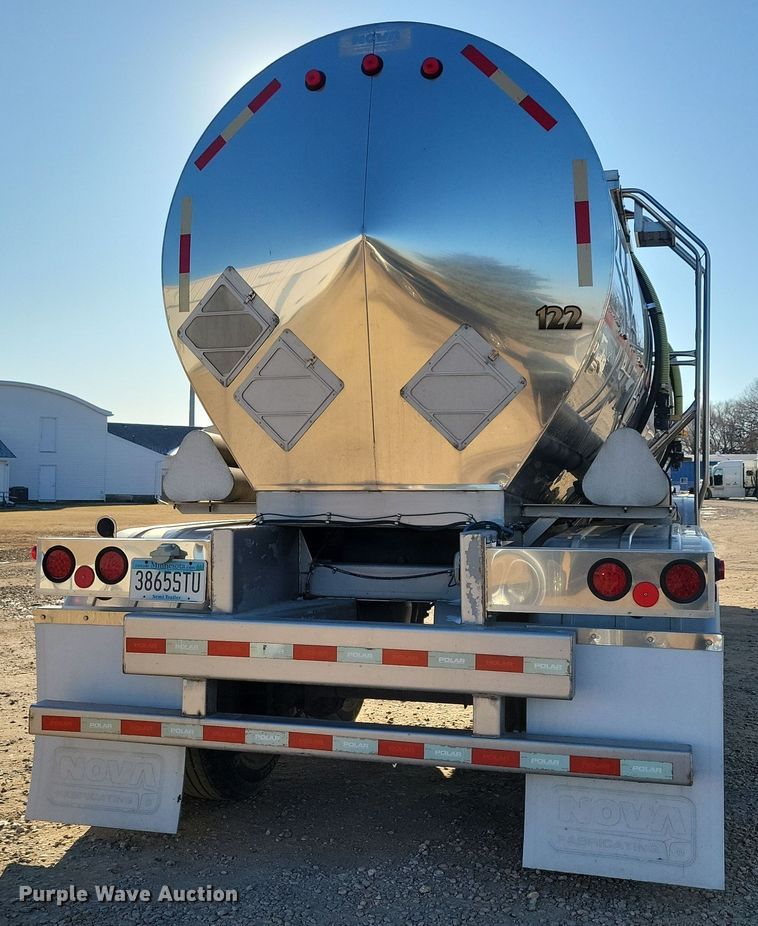 image for item OH9509 2000 Nova tank trailer