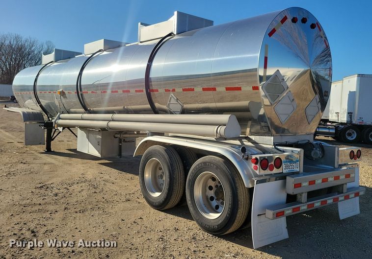 image for item OH9509 2000 Nova tank trailer