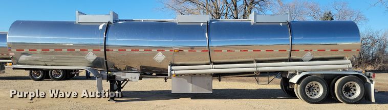 image for item OH9509 2000 Nova tank trailer