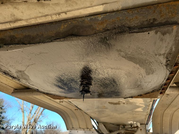 image for item OH9509 2000 Nova tank trailer