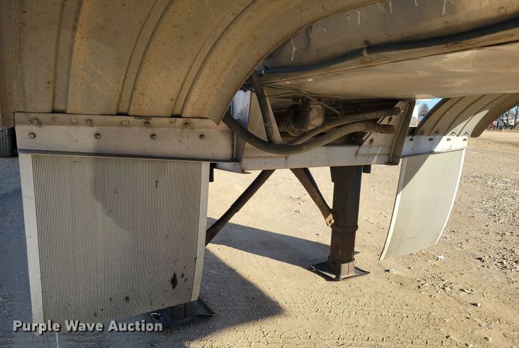 image for item OH9509 2000 Nova tank trailer