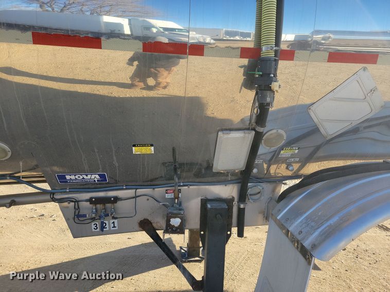 image for item OH9509 2000 Nova tank trailer