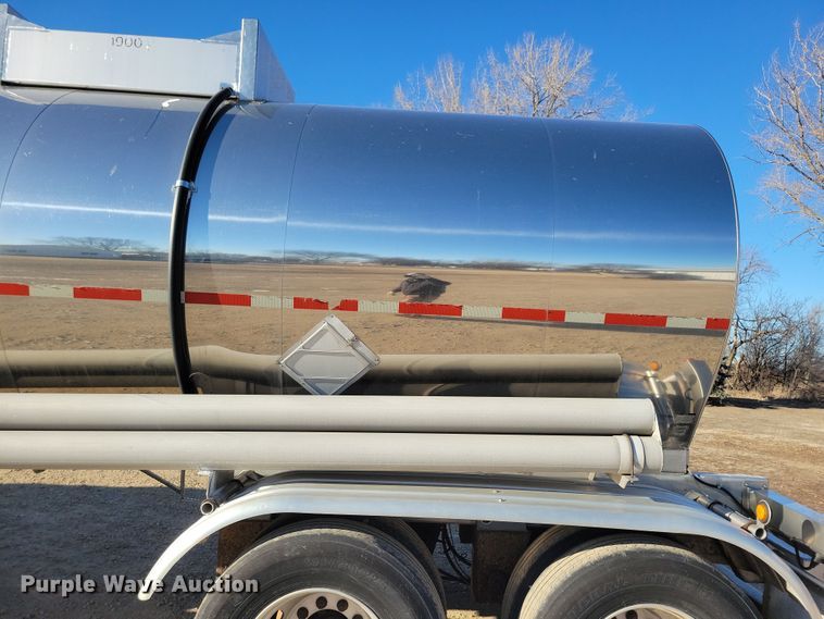 image for item OH9509 2000 Nova tank trailer