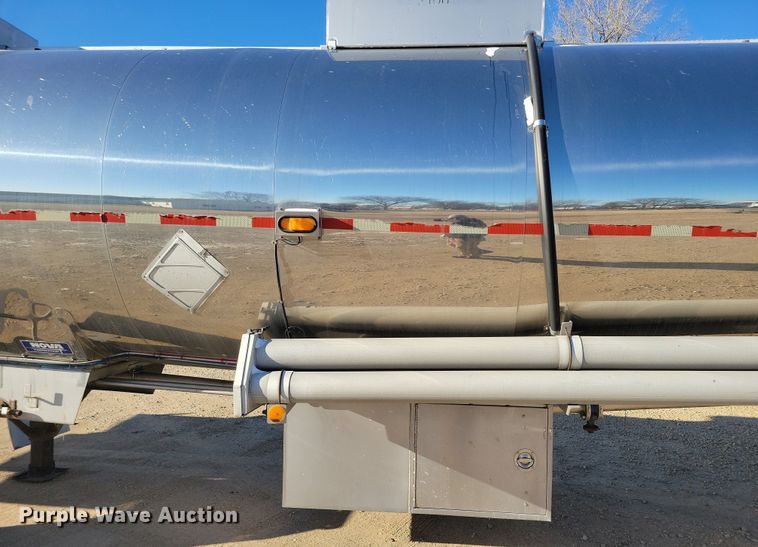 image for item OH9509 2000 Nova tank trailer