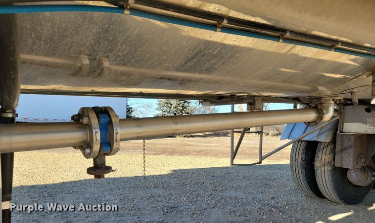 image for item OH9509 2000 Nova tank trailer