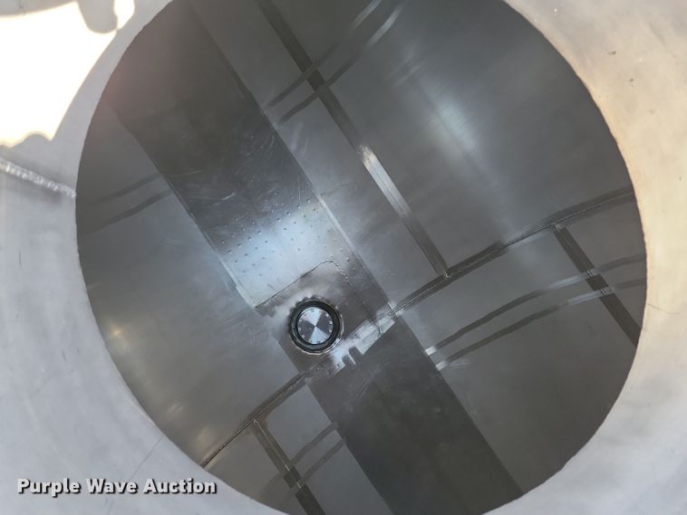 image for item OH9509 2000 Nova tank trailer