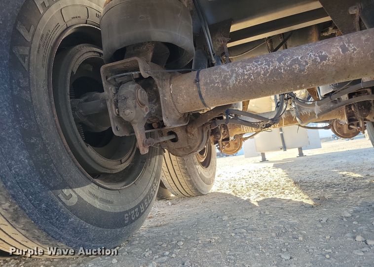 image for item OH9509 2000 Nova tank trailer