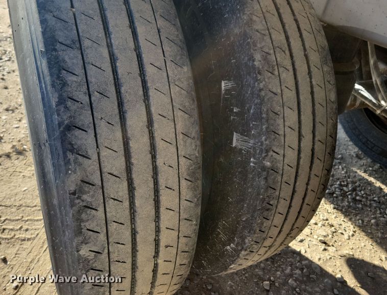 image for item OH9509 2000 Nova tank trailer