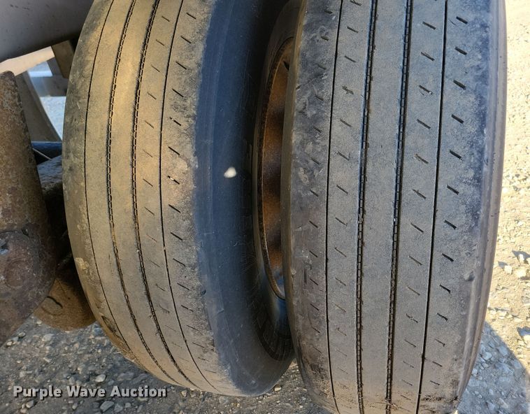 image for item OH9509 2000 Nova tank trailer