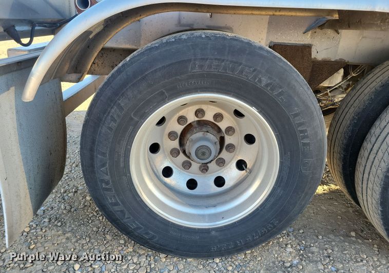 image for item OH9509 2000 Nova tank trailer