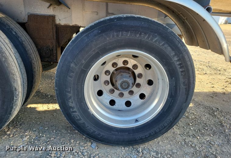 image for item OH9509 2000 Nova tank trailer