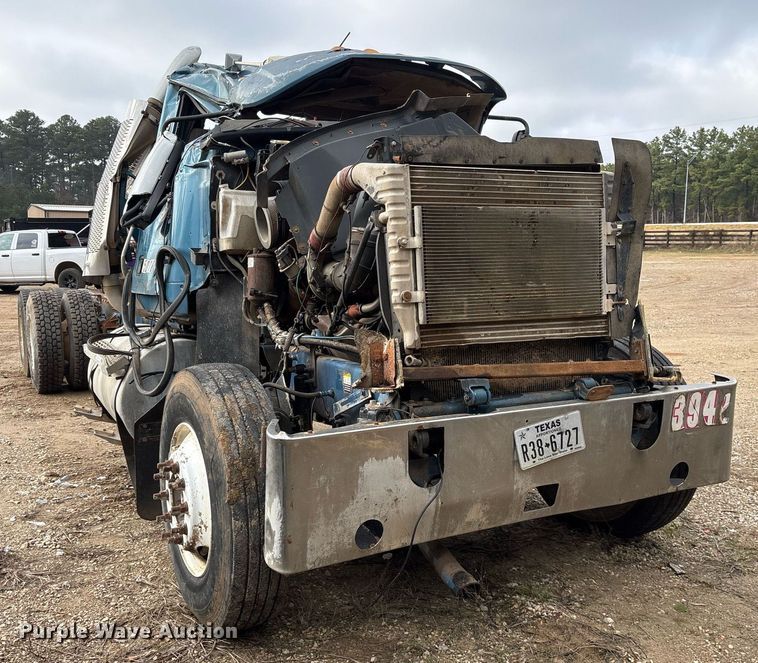 image for item OK9545 2005 Mack truck cab and chassis