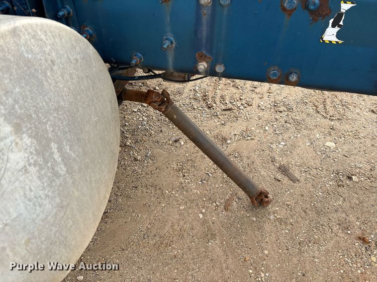 image for item OK9545 2005 Mack truck cab and chassis