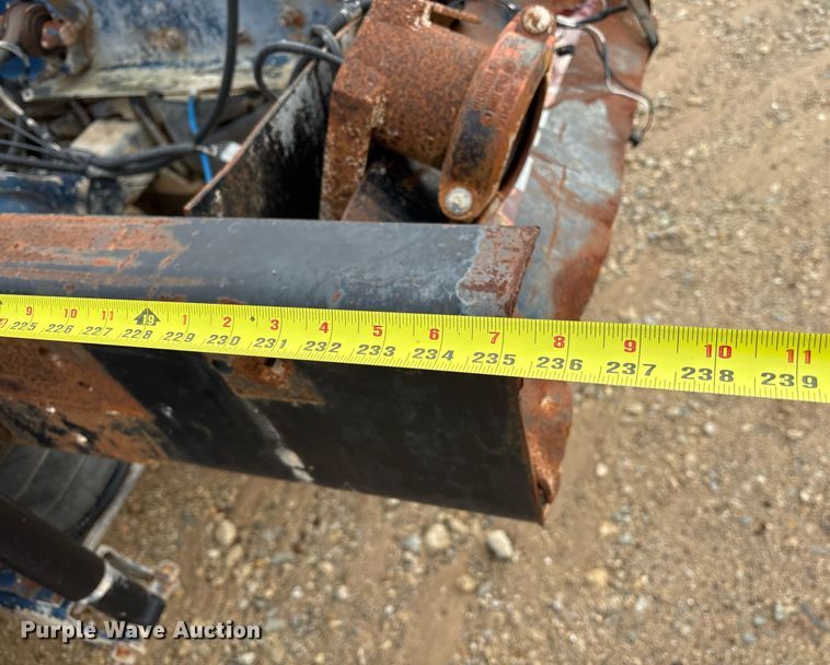 image for item OK9545 2005 Mack truck cab and chassis