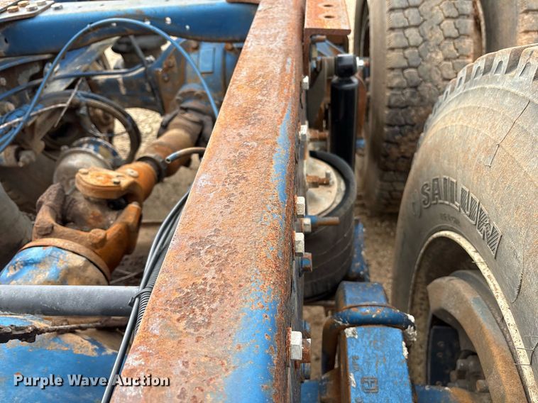 image for item OK9545 2005 Mack truck cab and chassis