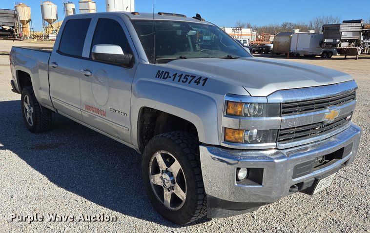 image for item DJ0850 2017 Chevrolet Silverado 2500HD Crew Cab pickup truck