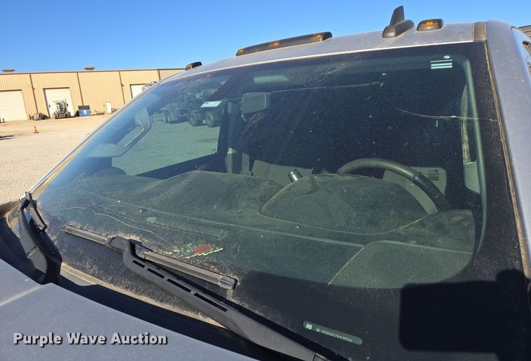 image for item DJ0850 2017 Chevrolet Silverado 2500HD Crew Cab pickup truck