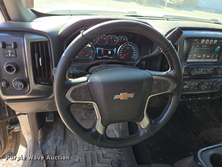 image for item DJ0850 2017 Chevrolet Silverado 2500HD Crew Cab pickup truck