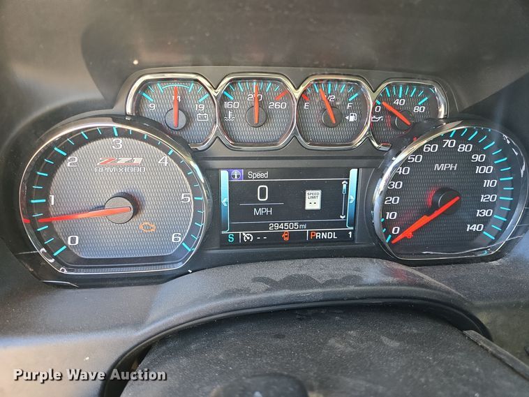 image for item DJ0850 2017 Chevrolet Silverado 2500HD Crew Cab pickup truck