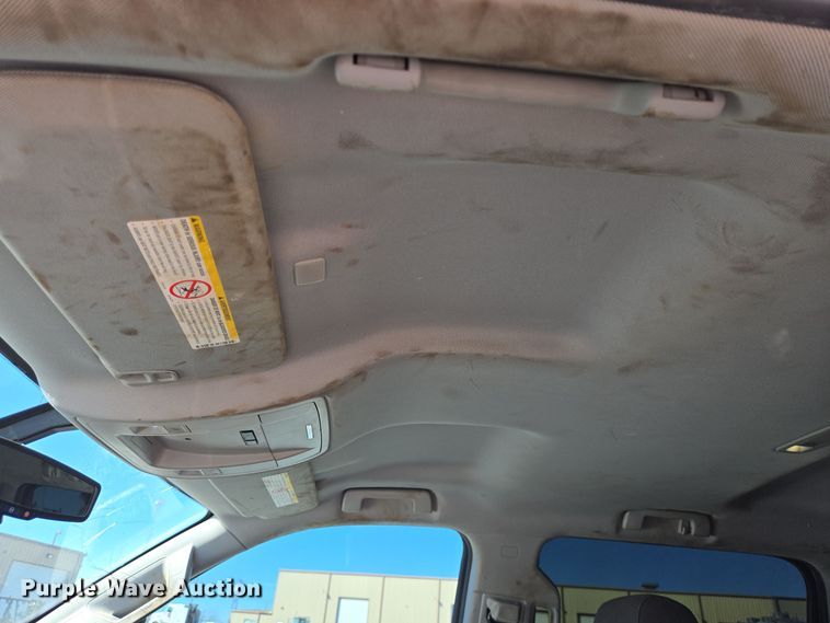 image for item DJ0850 2017 Chevrolet Silverado 2500HD Crew Cab pickup truck