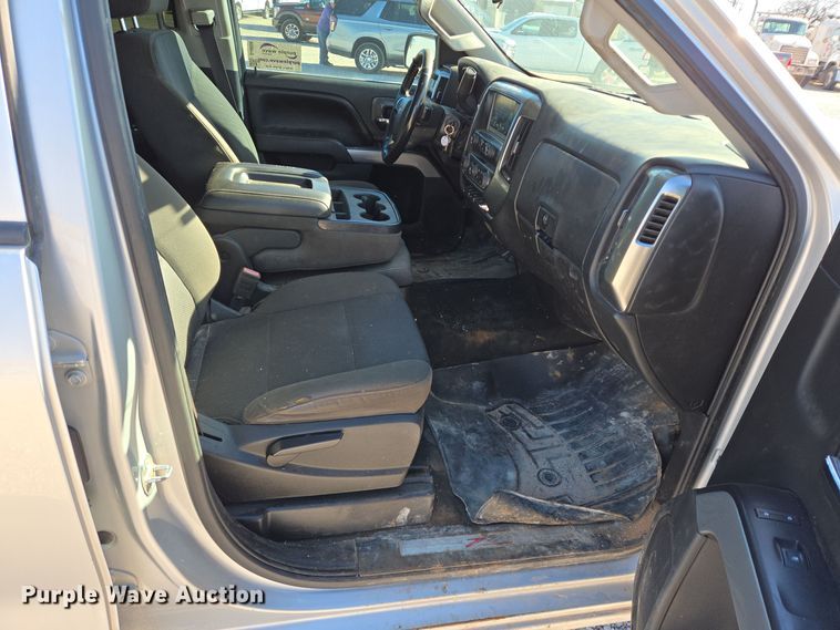 image for item DJ0850 2017 Chevrolet Silverado 2500HD Crew Cab pickup truck