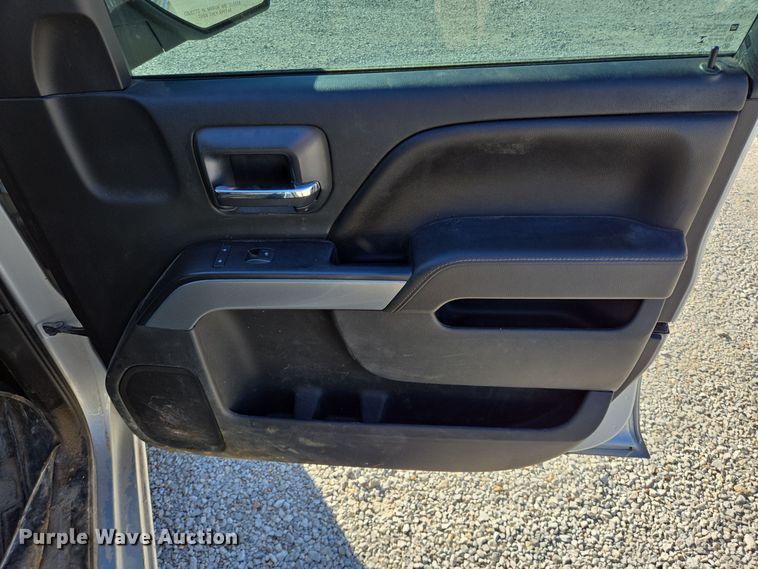 image for item DJ0850 2017 Chevrolet Silverado 2500HD Crew Cab pickup truck