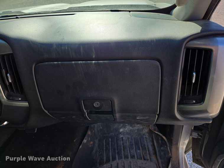 image for item DJ0850 2017 Chevrolet Silverado 2500HD Crew Cab pickup truck