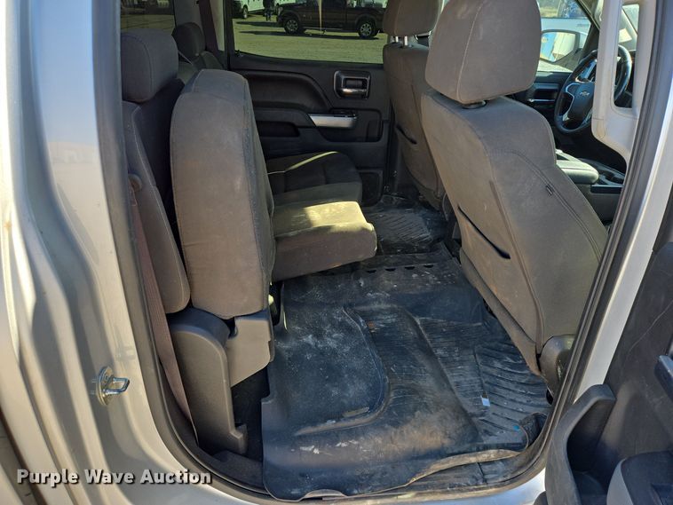 image for item DJ0850 2017 Chevrolet Silverado 2500HD Crew Cab pickup truck