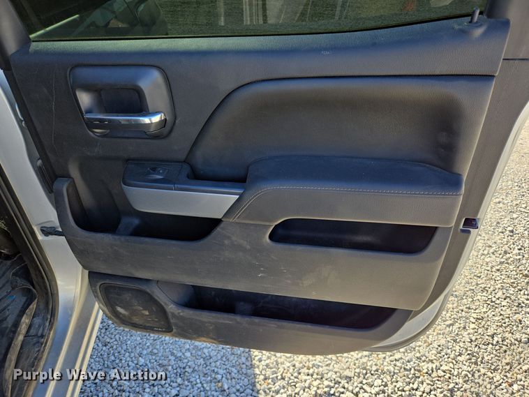 image for item DJ0850 2017 Chevrolet Silverado 2500HD Crew Cab pickup truck