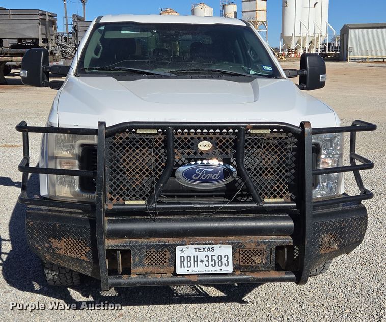 image for item DJ0851 2017 Ford F250 Super Duty XL Crew Cab pickup truck