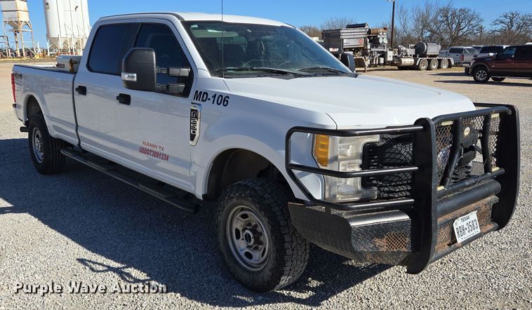 image for item DJ0851 2017 Ford F250 Super Duty XL Crew Cab pickup truck