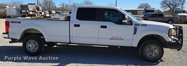 image for item DJ0851 2017 Ford F250 Super Duty XL Crew Cab pickup truck