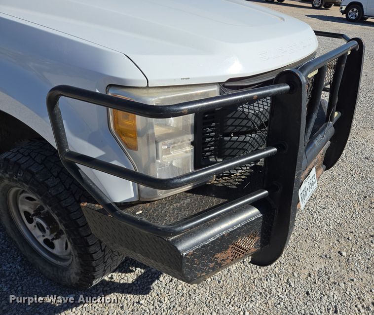 image for item DJ0851 2017 Ford F250 Super Duty XL Crew Cab pickup truck