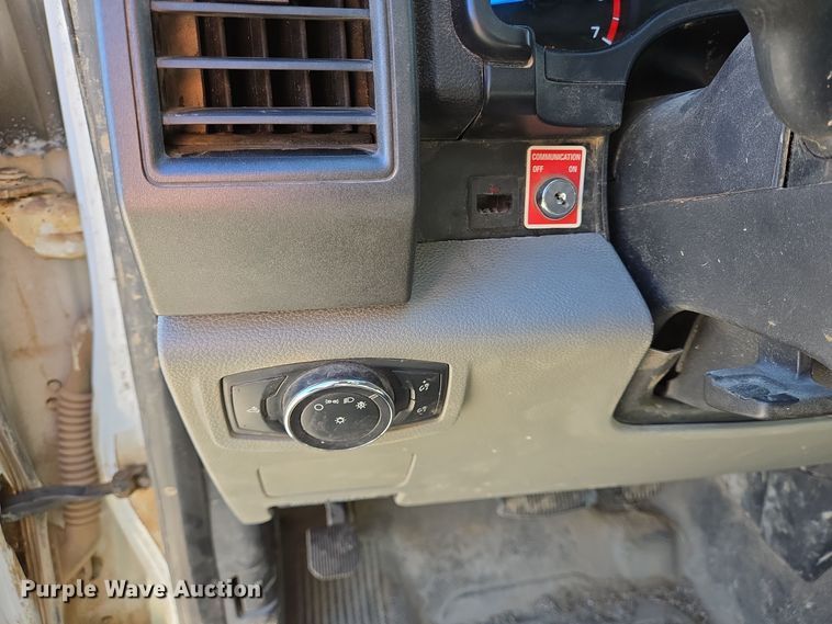 image for item DJ0851 2017 Ford F250 Super Duty XL Crew Cab pickup truck